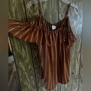 Daytrip- Off the shoulder Shirt